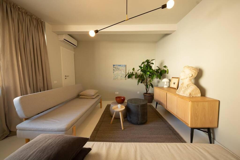 Zen Apartment - Calea Victoriei Bukarest Eksteriør billede