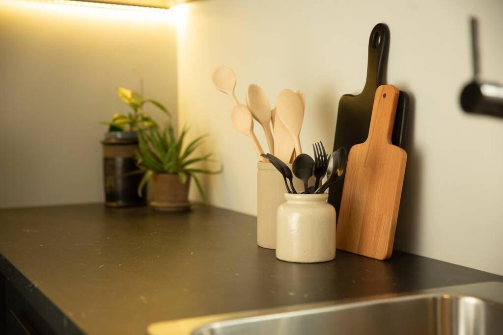 Zen Apartment - Calea Victoriei Bukarest Eksteriør billede