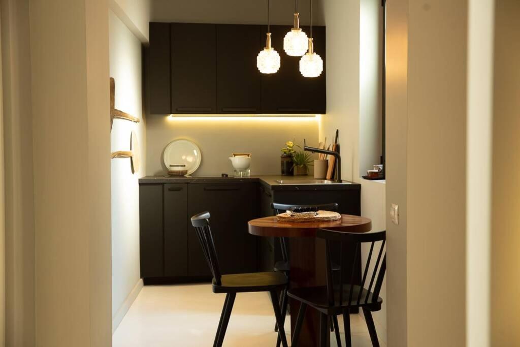 Zen Apartment - Calea Victoriei Bukarest Eksteriør billede