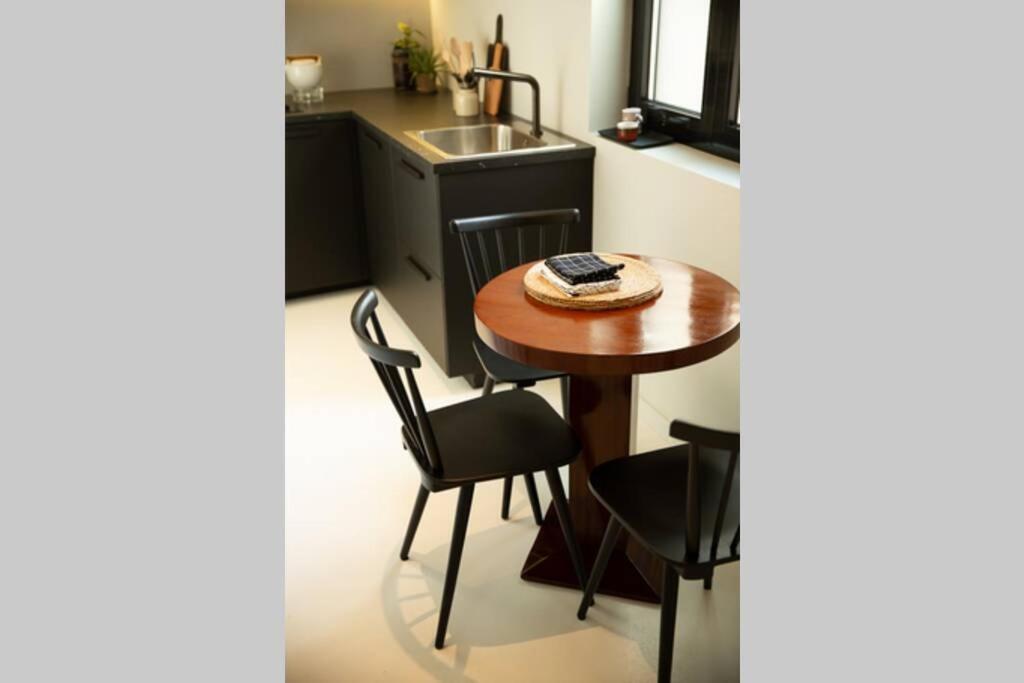 Zen Apartment - Calea Victoriei Bukarest Eksteriør billede