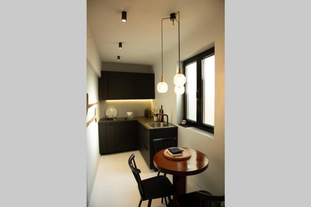 Zen Apartment - Calea Victoriei Bukarest Eksteriør billede