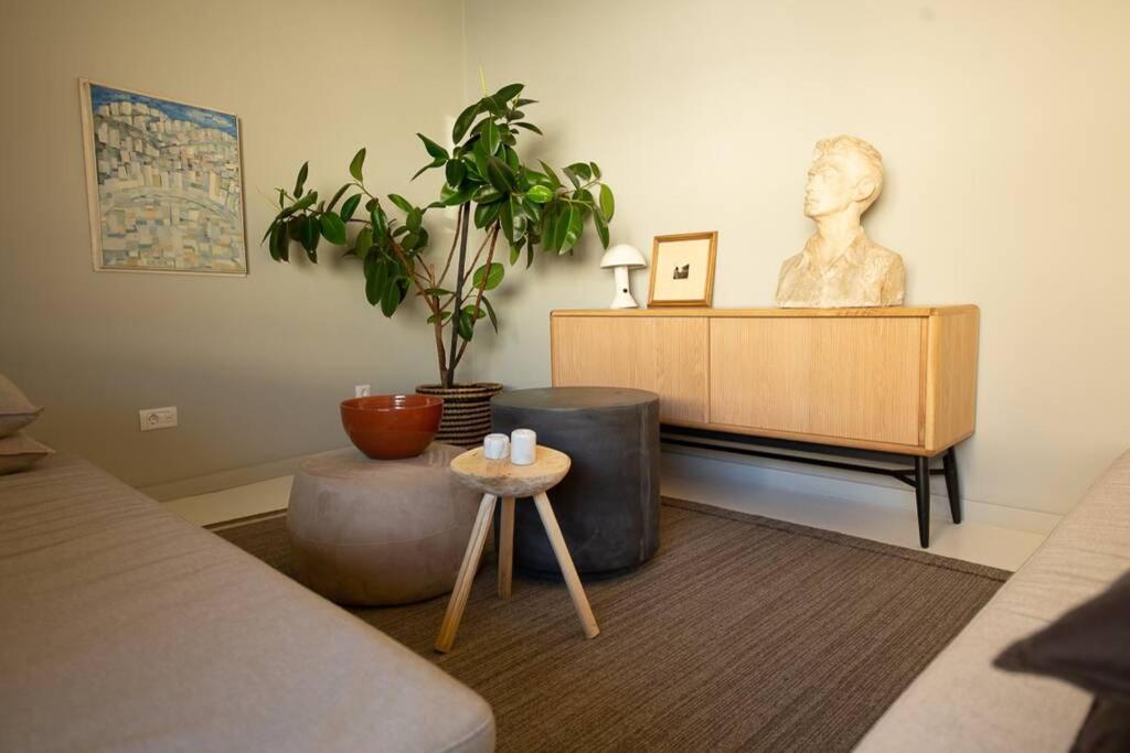 Zen Apartment - Calea Victoriei Bukarest Eksteriør billede